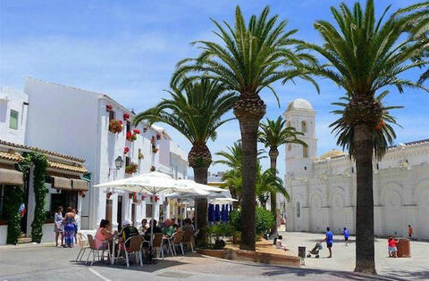 Conil de la Frontera es el sitio perfecto para tus Despedidas de Soltera o Soltero - Caso-antiguo-de-Conil-Fotografía-de-losviajesdemolantis.wordpress.com_-640x420.jpg